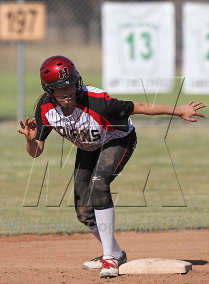 Thumbnail 3 in La Canada vs. Hart (T.O. Tournament) photogallery.