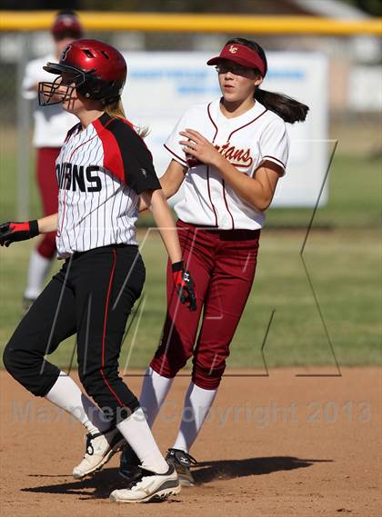 Thumbnail 2 in La Canada vs. Hart (T.O. Tournament) photogallery.