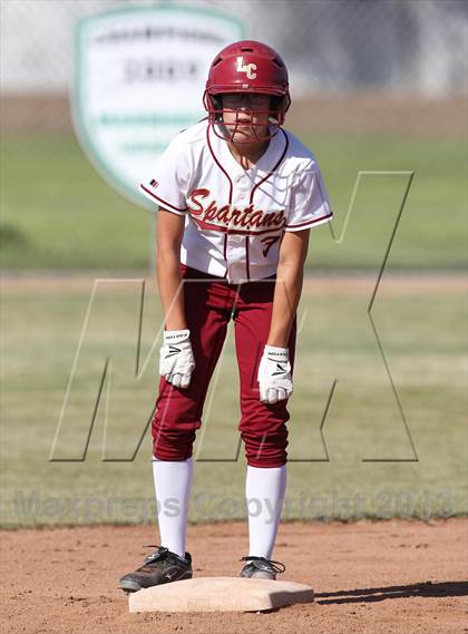 Thumbnail 2 in La Canada vs. Hart (T.O. Tournament) photogallery.