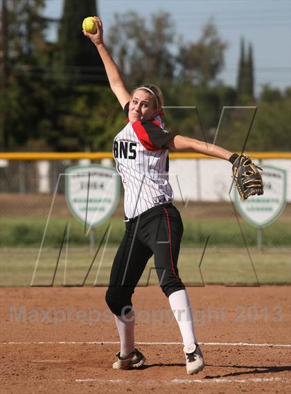 Thumbnail 1 in La Canada vs. Hart (T.O. Tournament) photogallery.