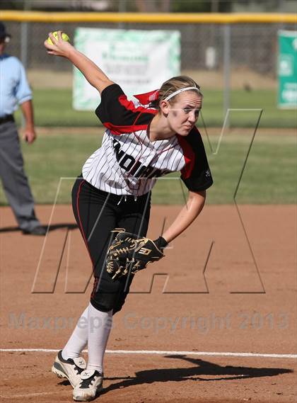 Thumbnail 1 in La Canada vs. Hart (T.O. Tournament) photogallery.
