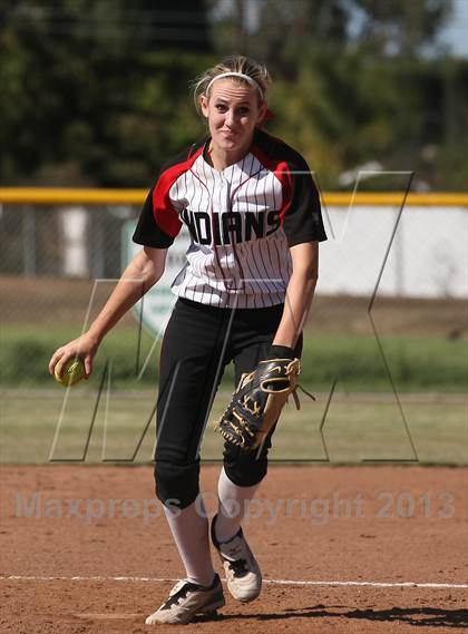 Thumbnail 2 in La Canada vs. Hart (T.O. Tournament) photogallery.