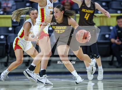 Thumbnail 2 in Incarnate Word Academy vs. Kickapoo (MSHSAA Class 6 Championship) photogallery.