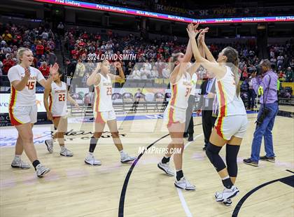 Thumbnail 2 in Incarnate Word Academy vs. Kickapoo (MSHSAA Class 6 Championship) photogallery.