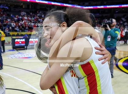 Thumbnail 3 in Incarnate Word Academy vs. Kickapoo (MSHSAA Class 6 Championship) photogallery.