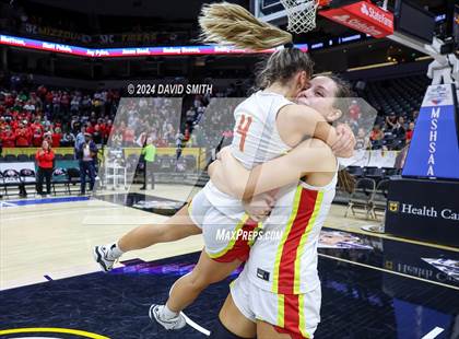 Thumbnail 1 in Incarnate Word Academy vs. Kickapoo (MSHSAA Class 6 Championship) photogallery.
