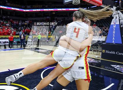 Thumbnail 3 in Incarnate Word Academy vs. Kickapoo (MSHSAA Class 6 Championship) photogallery.