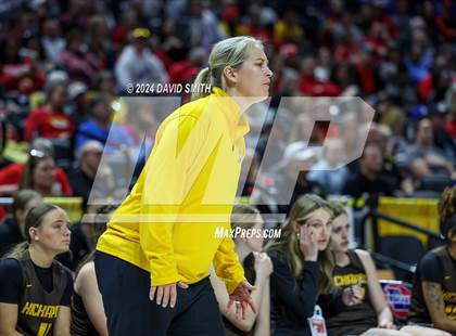Thumbnail 2 in Incarnate Word Academy vs. Kickapoo (MSHSAA Class 6 Championship) photogallery.