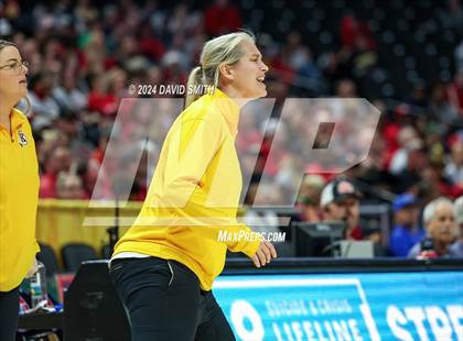 Thumbnail 3 in Incarnate Word Academy vs. Kickapoo (MSHSAA Class 6 Championship) photogallery.