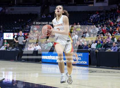 Thumbnail 2 in Incarnate Word Academy vs. Kickapoo (MSHSAA Class 6 Championship) photogallery.