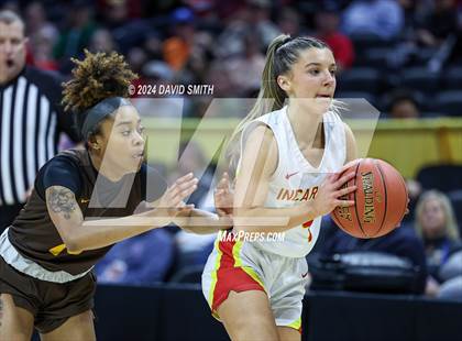 Thumbnail 3 in Incarnate Word Academy vs. Kickapoo (MSHSAA Class 6 Championship) photogallery.