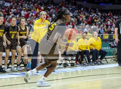 Thumbnail 3 in Incarnate Word Academy vs. Kickapoo (MSHSAA Class 6 Championship) photogallery.