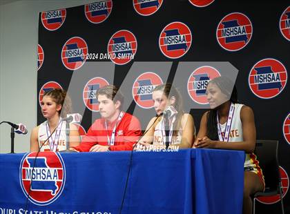 Thumbnail 3 in Incarnate Word Academy vs. Kickapoo (MSHSAA Class 6 Championship) photogallery.