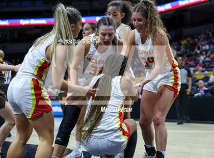 Thumbnail 1 in Incarnate Word Academy vs. Kickapoo (MSHSAA Class 6 Championship) photogallery.