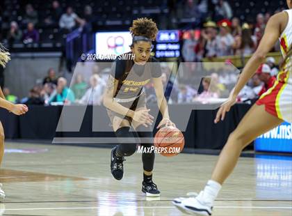 Thumbnail 3 in Incarnate Word Academy vs. Kickapoo (MSHSAA Class 6 Championship) photogallery.