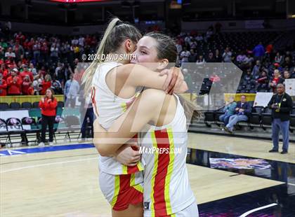 Thumbnail 2 in Incarnate Word Academy vs. Kickapoo (MSHSAA Class 6 Championship) photogallery.