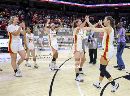 Thumbnail 3 in Incarnate Word Academy vs. Kickapoo (MSHSAA Class 6 Championship) photogallery.