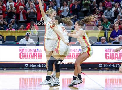 Thumbnail 3 in Incarnate Word Academy vs. Kickapoo (MSHSAA Class 6 Championship) photogallery.