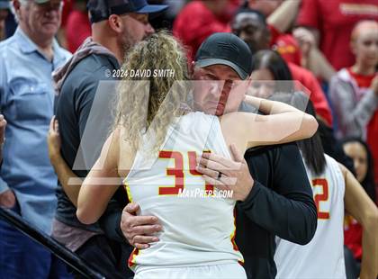 Thumbnail 1 in Incarnate Word Academy vs. Kickapoo (MSHSAA Class 6 Championship) photogallery.