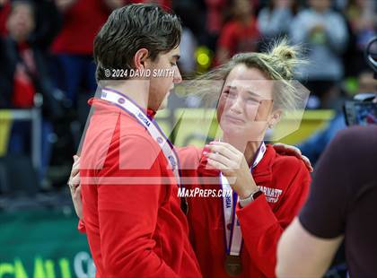 Thumbnail 2 in Incarnate Word Academy vs. Kickapoo (MSHSAA Class 6 Championship) photogallery.