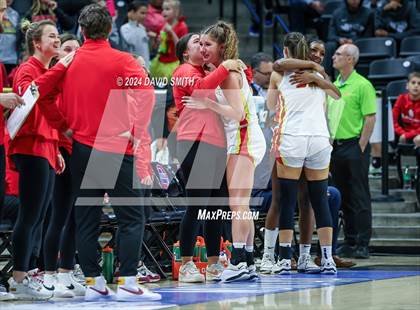 Thumbnail 3 in Incarnate Word Academy vs. Kickapoo (MSHSAA Class 6 Championship) photogallery.