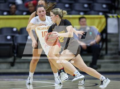 Thumbnail 3 in Incarnate Word Academy vs. Kickapoo (MSHSAA Class 6 Championship) photogallery.