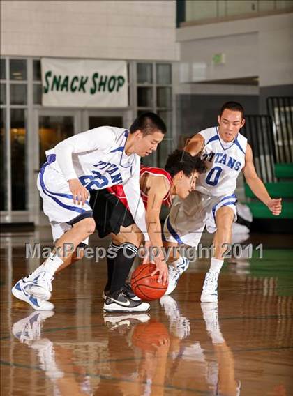 Thumbnail 1 in Waverly vs. San Marino (Tip-Off Classic) photogallery.