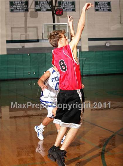 Thumbnail 2 in Waverly vs. San Marino (Tip-Off Classic) photogallery.