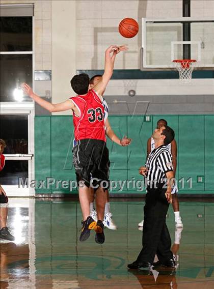 Thumbnail 2 in Waverly vs. San Marino (Tip-Off Classic) photogallery.