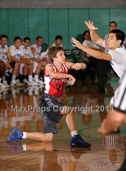 Thumbnail 2 in Waverly vs. San Marino (Tip-Off Classic) photogallery.