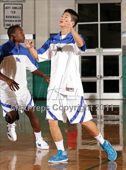 Thumbnail 2 in Waverly vs. San Marino (Tip-Off Classic) photogallery.