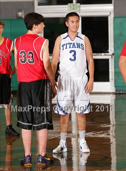 Thumbnail 1 in Waverly vs. San Marino (Tip-Off Classic) photogallery.