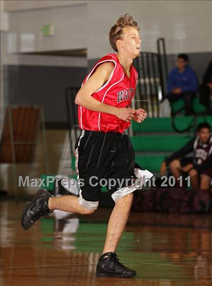 Thumbnail 1 in Waverly vs. San Marino (Tip-Off Classic) photogallery.