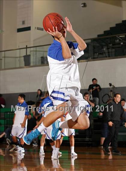 Thumbnail 3 in Waverly vs. San Marino (Tip-Off Classic) photogallery.