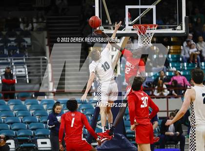 Thumbnail 2 in ThunderRidge vs Denver East (CHSAA 5A Final Four) photogallery.
