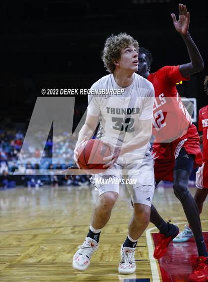 Thumbnail 3 in ThunderRidge vs Denver East (CHSAA 5A Final Four) photogallery.