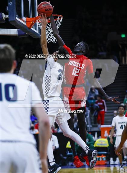 Thumbnail 2 in ThunderRidge vs Denver East (CHSAA 5A Final Four) photogallery.