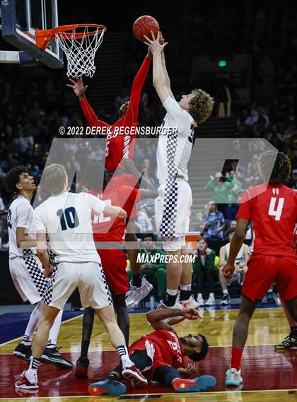 Thumbnail 3 in ThunderRidge vs Denver East (CHSAA 5A Final Four) photogallery.