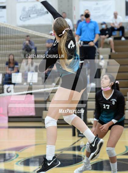 Thumbnail 3 in Trabuco Hills @ Aliso Niguel photogallery.