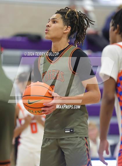 Thumbnail 3 in St. Raymond Boys vs. Wasatch Academy (Lehi Holiday Hoopfest) photogallery.