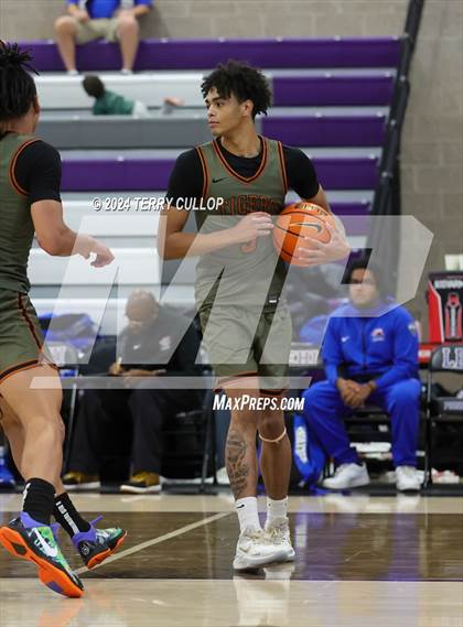Thumbnail 2 in St. Raymond Boys vs. Wasatch Academy (Lehi Holiday Hoopfest) photogallery.