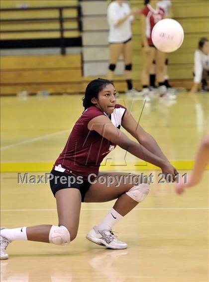Thumbnail 1 in Capistrano Valley vs Downey (Aloha Cougar Classic) photogallery.
