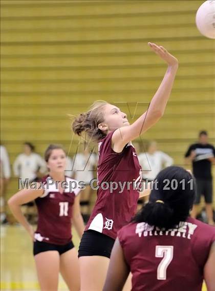 Thumbnail 1 in Capistrano Valley vs Downey (Aloha Cougar Classic) photogallery.