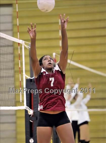 Thumbnail 3 in Capistrano Valley vs Downey (Aloha Cougar Classic) photogallery.