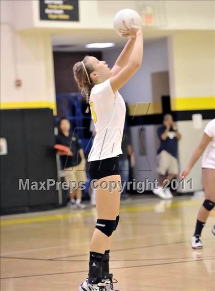 Thumbnail 3 in Capistrano Valley vs Downey (Aloha Cougar Classic) photogallery.