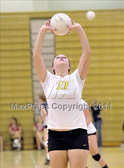Thumbnail 1 in Capistrano Valley vs Downey (Aloha Cougar Classic) photogallery.