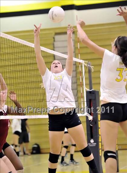 Thumbnail 1 in Capistrano Valley vs Downey (Aloha Cougar Classic) photogallery.