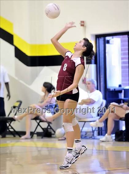 Thumbnail 2 in Capistrano Valley vs Downey (Aloha Cougar Classic) photogallery.
