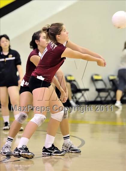Thumbnail 1 in Capistrano Valley vs Downey (Aloha Cougar Classic) photogallery.
