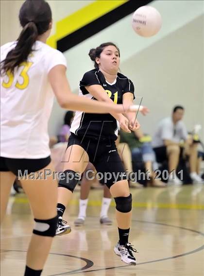 Thumbnail 3 in Capistrano Valley vs Downey (Aloha Cougar Classic) photogallery.